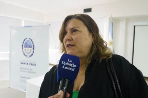 Lorena Ross, ministra de Salud: “Se proyecta el consumo de un año en medicamentos” Lorena Ross, ministra de Salud: “Se proyecta el consumo de un año en medicamentos”