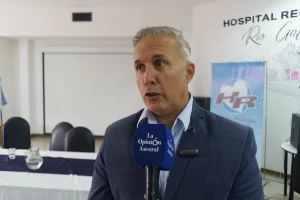 “La compra de medicamentos lleva tranquilidad a los pacientes, hay previsibilidad”, aseguró el director del Hospital de Caleta Olivia Daniel Covas “La compra de medicamentos lleva tranquilidad a los pacientes, hay previsibilidad”, aseguró el director del Hospital de Caleta Olivia Daniel Covas
