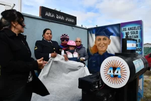 Por el 8M, homenajearon en Río Gallegos a la única mujer tripulante del submarino ARA San Juan