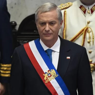 José Antonio Kast asumió la presidencia de Chile en medio de la conmoción por un carabinero baleado en la cabeza