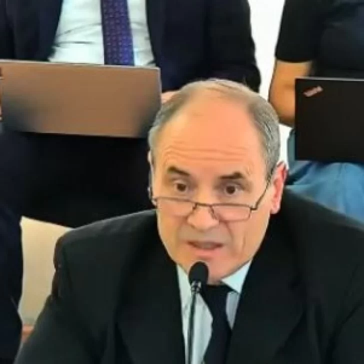 Exclusivo: por primera vez se escuchó un audio inédito con la voz del capitán del ARA San Juan, Pedro Martín Fernández: “La unidad está operativa, con una profundidad limitada a 100 metros” Exclusivo: por primera vez se escuchó un audio inédito con la voz del capitán del ARA San Juan, Pedro Martín Fernández: “La unidad está operativa, con una profundidad limitada a 100 metros”