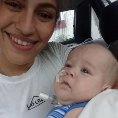 Sin regreso a Las Heras, la familia deberá radicarse en Comodoro para garantizar la atención especializada