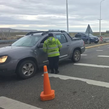 Más de 900 personas identificadas durante controles del fin de semana Más de 900 personas identificadas durante controles del fin de semana