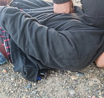 Balacera y persecución en Puerto Deseado: detienen a un joven armado tras herir a un hombre Balacera y persecución en Puerto Deseado: detienen a un joven armado tras herir a un hombre