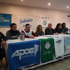 Paro docente en Santa Cruz: ADOSAC convocó a un paro para el 1 de abril en reclamo de apertura de paritarias