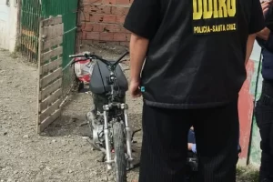 Denunció que su vecino se había apoderado de una moto y la estaba desguazando en Río Gallegos
