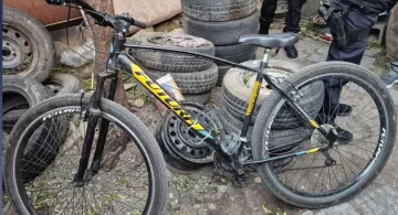 Durante un allanamiento en una casa del barrio Belgrano encontraron una bicicleta denunciada como robada Durante un allanamiento en una casa del barrio Belgrano encontraron una bicicleta denunciada como robada