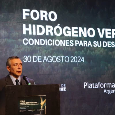 El ministro Jaime Álvarez habló del hidrógeno: “Santa Cruz es una provincia energética por la minería, hidrocarburos y energía renovable” El ministro Jaime Álvarez habló del hidrógeno: “Santa Cruz es una provincia energética por la minería, hidrocarburos y energía renovable”