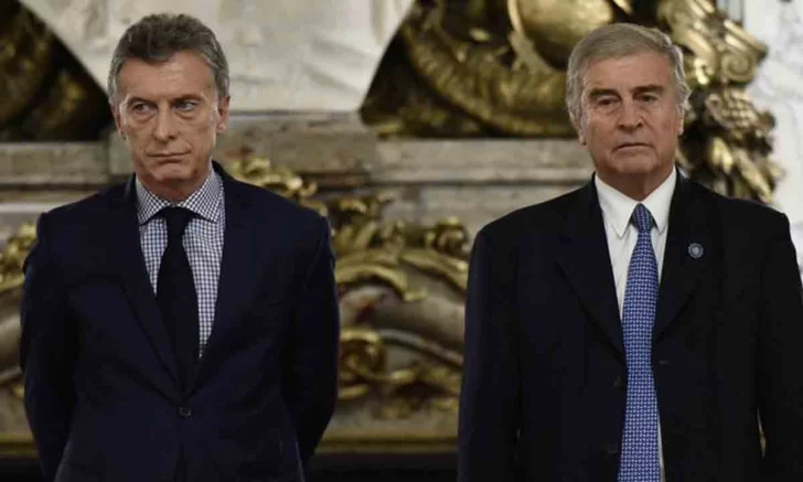 El expresidente Mauricio Macri y el ex ministro de Defensa Oscar Aguad. La causa por las responsabilidades políticas sigue abierta en Caleta Olivia. El expresidente Mauricio Macri y el ex ministro de Defensa Oscar Aguad. La causa por las responsabilidades políticas sigue abierta en Caleta Olivia.