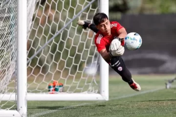 Bautista Andrade, arquero de Río Gallegos, fue convocado al Sudamericano Sub 17 Bautista Andrade, arquero de Río Gallegos, fue convocado al Sudamericano Sub 17