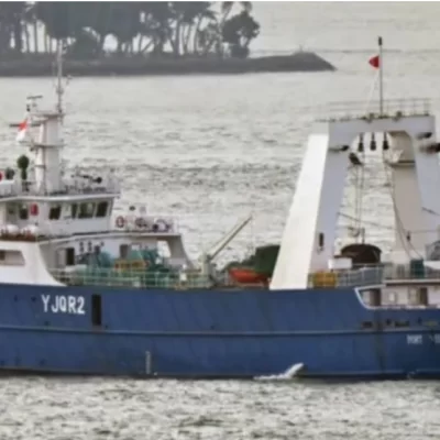 Multa histórica: sancionaron con más de $1.262 millones a un buque extranjero por operar ilegalmente frente a Chubut