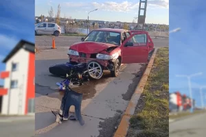 Chocaron un auto y una moto en el barrio Procrear: trasladaron un hombre al hospital Chocaron un auto y una moto en el barrio Procrear: trasladaron un hombre al hospital
