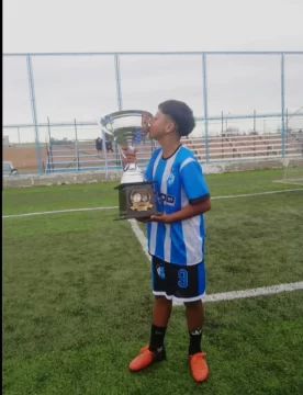 Jeremías Saldivia Stout trabaja duro para viajar a Italia Jeremías Saldivia Stout trabaja duro para viajar a Italia