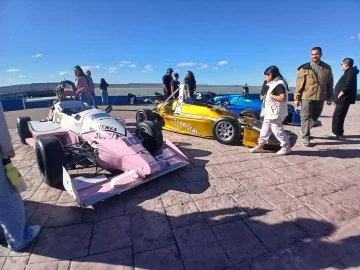 La fórmula Santacruceña se presentó en la Avenida Costanera de la ciudad La fórmula Santacruceña se presentó en la Avenida Costanera de la ciudad