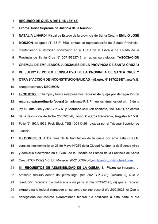  Primera foja del escrito presentado por el Gobierno ante la Corte Suprema.