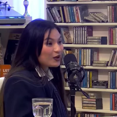 Leyla Acosta pasó por “Fuera del Aire” y habló sobre emprender, crear contenido y lanzar una colección única en la ciudad