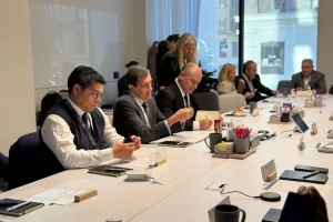 Argentina Week: Claudio Vidal participó en un evento de Amazon sobre IA en Nueva York y se prepara para mostrar el potencial productivo de Santa Cruz Argentina Week: Claudio Vidal participó en un evento de Amazon sobre IA en Nueva York y se prepara para mostrar el potencial productivo de Santa Cruz