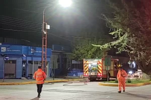 Principio de incendio en la sucursal del Banco Santa Cruz de Perito Moreno Principio de incendio en la sucursal del Banco Santa Cruz de Perito Moreno