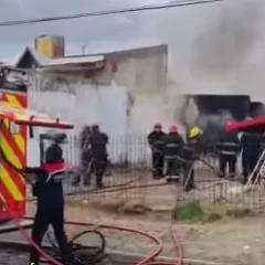 Voraz incendio consumió una vivienda en Río Gallegos