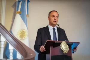 Argentina Week: Manuel Adorni acusó al peronismo de convertir Argentina en “tierra arrasada” y dijo que ahora es “un país de oportunidades”