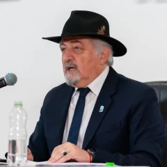 Othar Macharashvili dijo que Comodoro “no se arrodilla, no se paraliza y no retrocede” y que él no cederá “ante operaciones políticas”