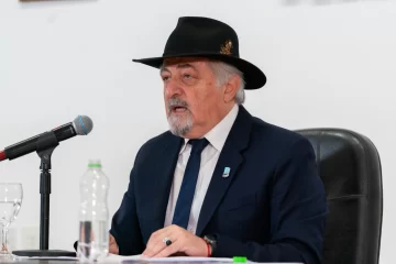 Othar Macharashvili dijo que Comodoro “no se arrodilla, no se paraliza y no retrocede” y que él no cederá “ante operaciones políticas” Othar Macharashvili dijo que Comodoro “no se arrodilla, no se paraliza y no retrocede” y que él no cederá “ante operaciones políticas”