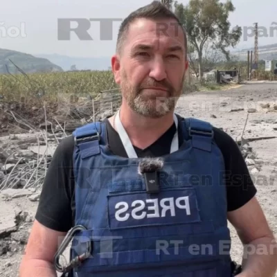 Impactante video: Una bomba israelí explotó al lado de dos periodistas en el Líbano