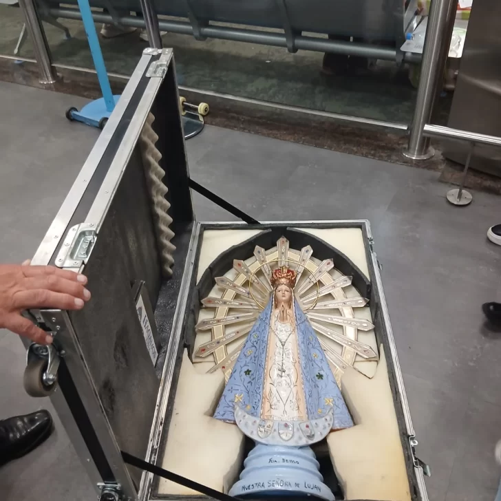 Exclusivo: Viajamos desde Buenos Aires a Trelew con la Virgen Malvinera para homenajear a los héroes de la guerra Exclusivo: Viajamos desde Buenos Aires a Trelew con la Virgen Malvinera para homenajear a los héroes de la guerra