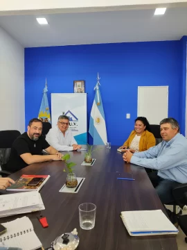 El Chaltén avanza en un acuerdo con Gendarmería e IDUV para ordenar tierras y ampliar el acceso a lotes El Chaltén avanza en un acuerdo con Gendarmería e IDUV para ordenar tierras y ampliar el acceso a lotes