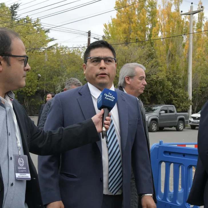 Claudio Vidal presentó programa de incentivo al sector hidrocarburífero: “Esto va a sostener y generar más empleo” Claudio Vidal presentó programa de incentivo al sector hidrocarburífero: “Esto va a sostener y generar más empleo”