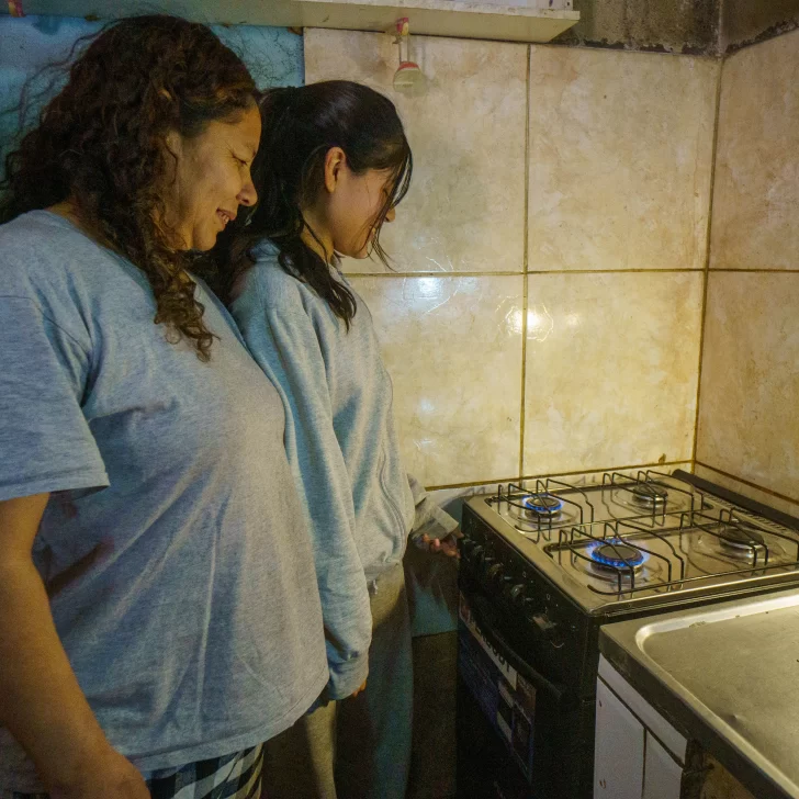 La emoción de María: el gas llegó a su hogar y le abre una nueva oportunidad de trabajo