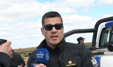 Liberaron a uno de los sospechosos de herir a un policía y apedrear un patrullero durante un intento de usurpación Liberaron a uno de los sospechosos de herir a un policía y apedrear un patrullero durante un intento de usurpación