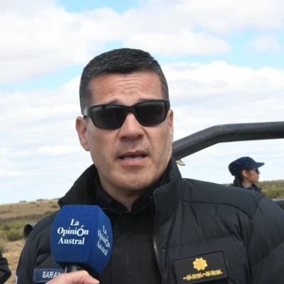 Liberaron a uno de los sospechosos de herir a un policía y apedrear un patrullero durante un intento de usurpación