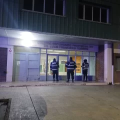Policía de Santa Cruz desplegó un operativo en escuelas tras amenazas de tiroteos