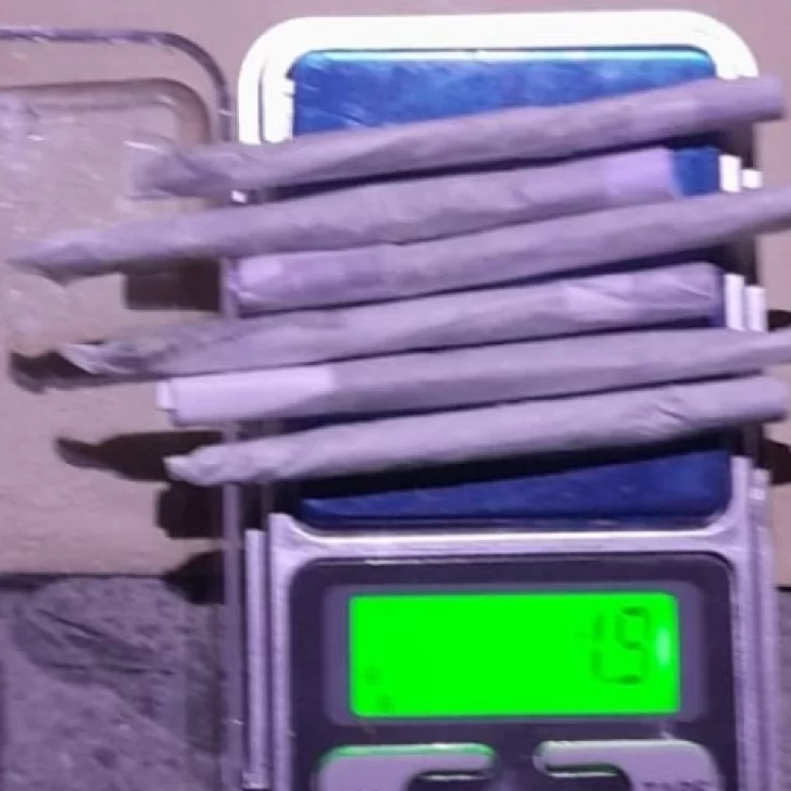 Se negó a un control, confesó que tenía “porros” y terminó detenido tras volverse agresivo Se negó a un control, confesó que tenía “porros” y terminó detenido tras volverse agresivo