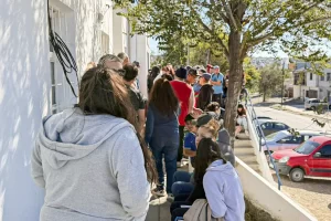 El Gobierno de Claudio Vidal acompaña a las familias de Santa Cruz con la entrega de pescado
