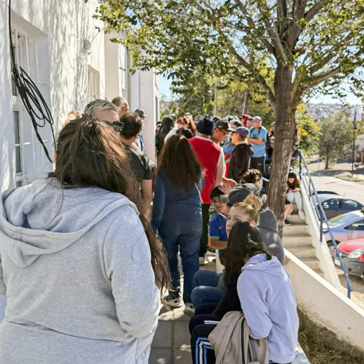 El Gobierno de Claudio Vidal acompaña a las familias de Santa Cruz con la entrega de pescado El Gobierno de Claudio Vidal acompaña a las familias de Santa Cruz con la entrega de pescado