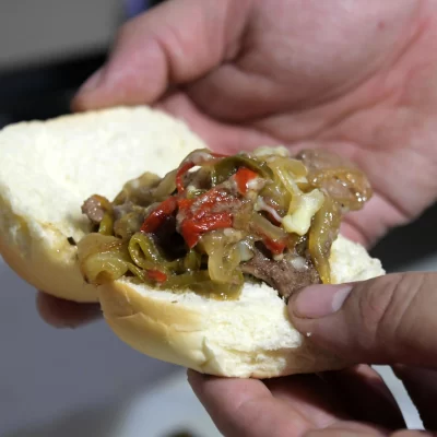 Identidad gastronómica de la Patagonia: la carne de guanaco fue la gran protagonista en la Sociedad Rural Identidad gastronómica de la Patagonia: la carne de guanaco fue la gran protagonista en la Sociedad Rural