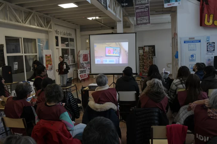 JORNADA-FEDERAL-LA-UNIVERSIDAD-NO-SE-APAGA-2-728x485