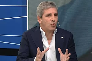 Caputo criticó a la UIA y dijo que no se puede seguir “subsidiando a determinados empresarios” Caputo criticó a la UIA y dijo que no se puede seguir “subsidiando a determinados empresarios”