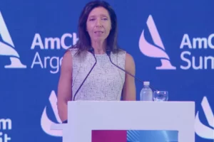 La presidenta de AmCham Mariana Schoua propuso pasar de la estabilidad al desarrollo en Argentina La presidenta de AmCham Mariana Schoua propuso pasar de la estabilidad al desarrollo en Argentina