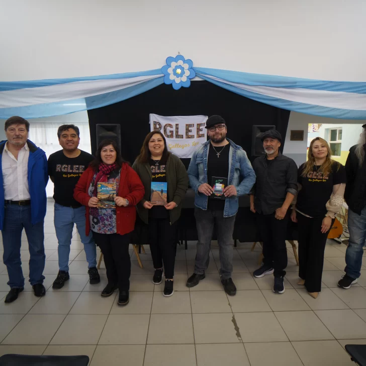 Tres nuevos libros fueron presentados en el Encuentro Literario “Andábamos para encontrarnos” Tres nuevos libros fueron presentados en el Encuentro Literario “Andábamos para encontrarnos”