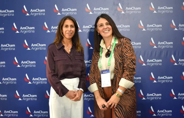  María Eugenia Sampalione junto a Sabrina Pont. FOTO: CAMILA FERRER POSE.