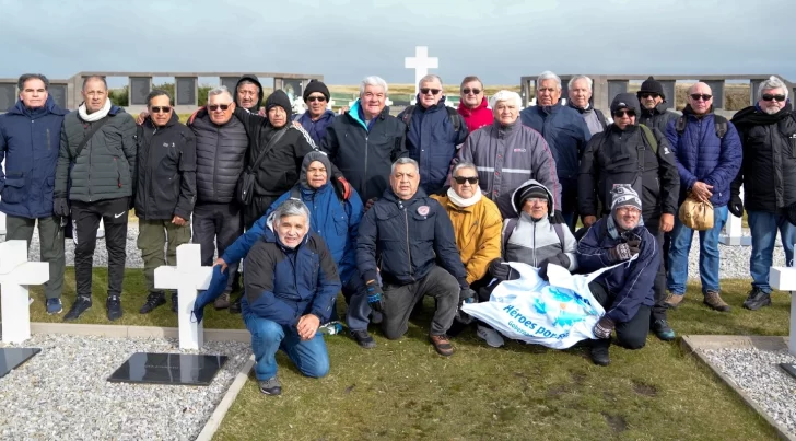 VETERANOS-DE-GUERRA-DE-MALVINAS-DE-CORRIENTES-EN-LAS-ISLAS-SEPTIMO-CONTINGENTE-4-728x403
