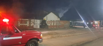 Incendiaron por segunda vez una casa en Río Gallegos: investigan un ataque intencional Incendiaron por segunda vez una casa en Río Gallegos: investigan un ataque intencional