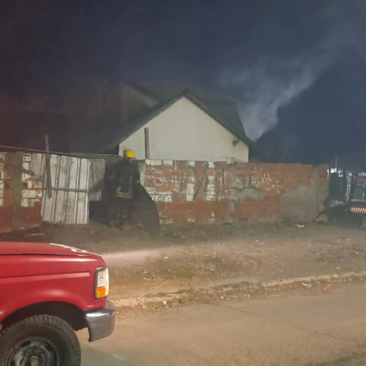 Incendiaron por segunda vez una casa en Río Gallegos: investigan un ataque intencional Incendiaron por segunda vez una casa en Río Gallegos: investigan un ataque intencional