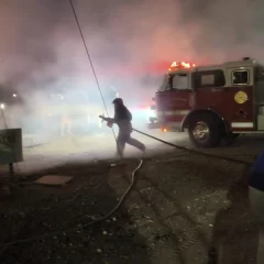 Milagro en Las Heras: rescataron a una niña de un voraz incendio en su casa
