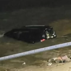 Cayó al Río de la Plata con su hija en una camioneta y pescadores las rescataron a tiempo
