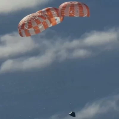 Artemis II aterrizó con éxito en el Pacífico tras su viaje a la Luna Artemis II aterrizó con éxito en el Pacífico tras su viaje a la Luna