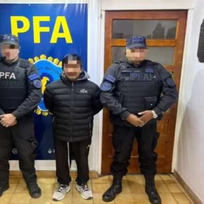 Detuvieron a un hombre con pedido de captura en la terminal de ómnibus de Río Gallegos Detuvieron a un hombre con pedido de captura en la terminal de ómnibus de Río Gallegos